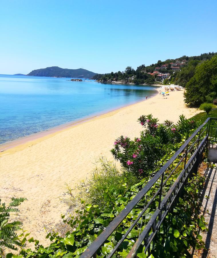 The House On The Beach ปาเลออน ซิฟลิคิออน ภายนอก รูปภาพ